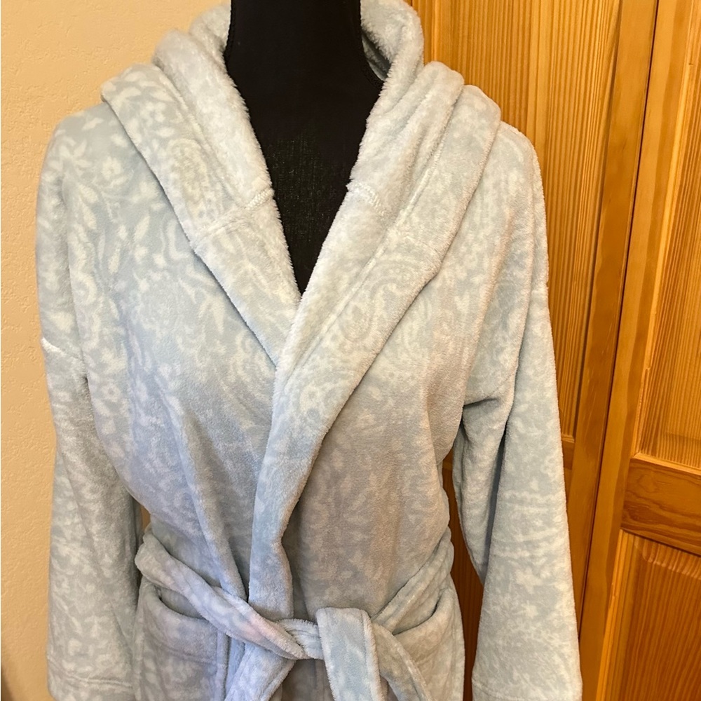 “Vera Bradley” Fleece Robe